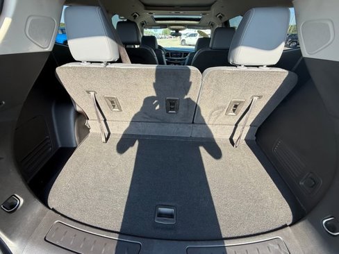 Used 2021 Buick Enclave Essence w/ Sound and Sites Package image 17