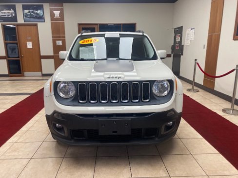 Used 2015 Jeep Renegade Latitude w/ Popular Equipment Group image 6