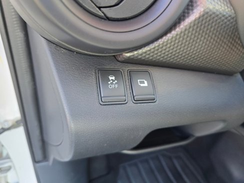 Used 2018 Nissan Kicks S image 26
