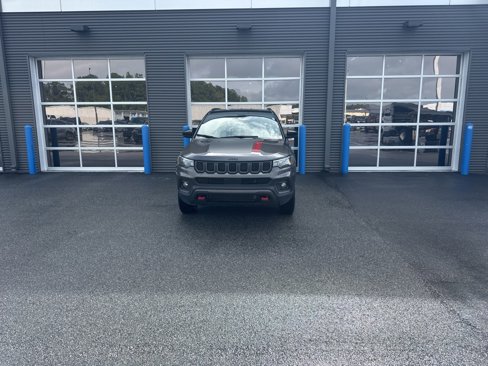 Used 2024 Jeep Compass Trailhawk image 5