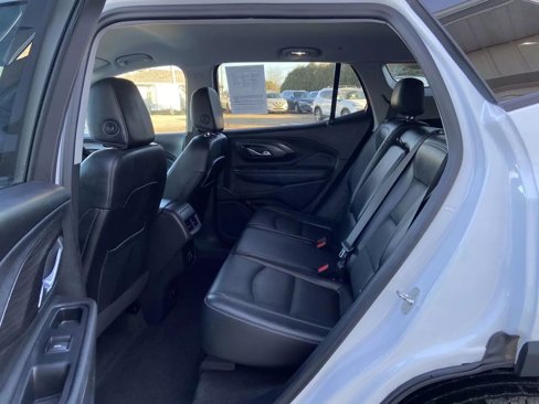 Used 2023 GMC Terrain SLT image 17