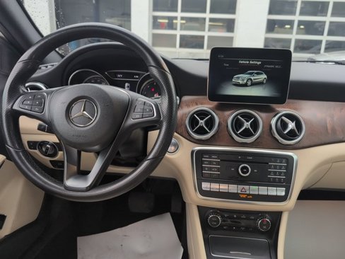 Used 2018 Mercedes-Benz GLA 250 4MATIC image 5