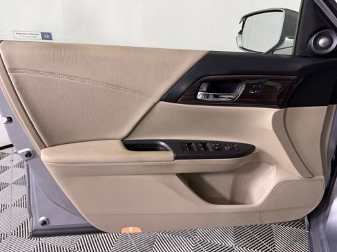 Used 2017 Honda Accord EX-L image 15