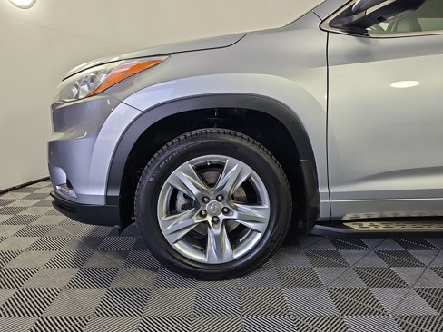 Used 2014 Toyota Highlander Limited image 10