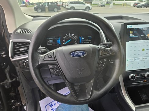 Used 2024 Ford Edge SE w/ Black Appearance Package image 10