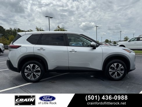 Used 2023 Nissan Rogue SV image 9