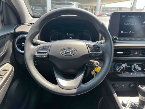Used 2022 Hyundai Kona SE w/ Cargo Package image 13