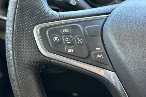 Used 2023 Chevrolet Equinox LT image 33