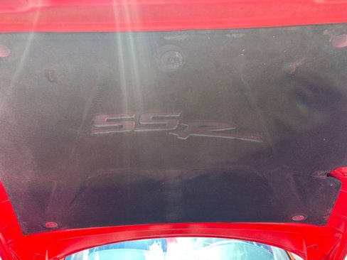 Used 2004 Chevrolet SSR w/ Preferred Equipment Group image 24