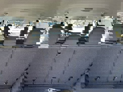 Used 2021 Volkswagen Tiguan S image 8