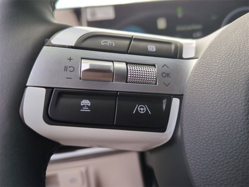 New 2025 Hyundai Elantra SE image 14