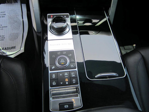 Used 2017 Land Rover Range Rover HSE image 31
