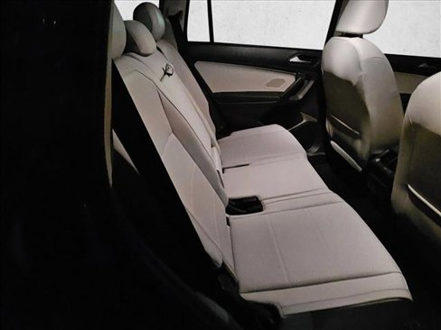 Used 2019 Volkswagen Tiguan SE image 21