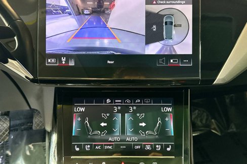 Used 2023 Audi e-tron Premium Plus w/ Premium Plus Package image 14