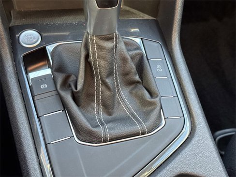 Certified 2022 Volkswagen Tiguan S image 21