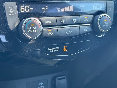 Used 2019 Nissan Rogue SV image 22