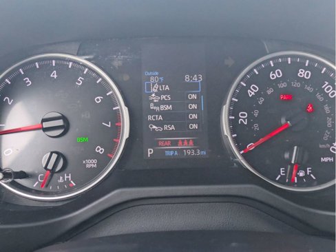Used 2021 Toyota RAV4 XLE image 18
