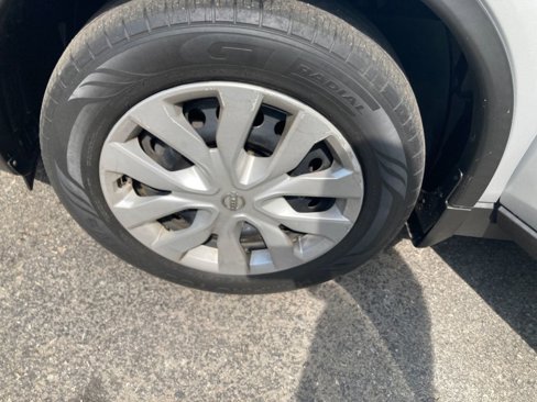 Used 2016 Nissan Rogue S w/ Appearance Package image 31