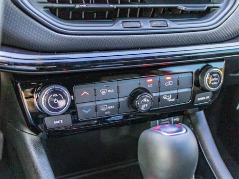 New 2025 Jeep Compass Latitude image 30