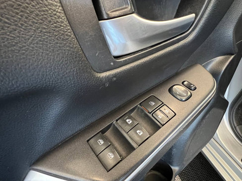 Used 2016 Toyota Camry SE image 23