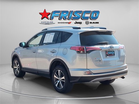 Used 2018 Toyota RAV4 XLE image 7