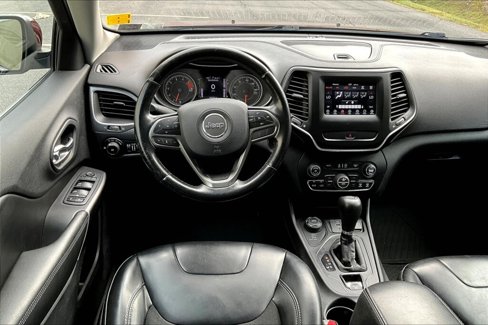 Used 2019 Jeep Cherokee Latitude Plus w/ Comfort/Convenience Group image 7