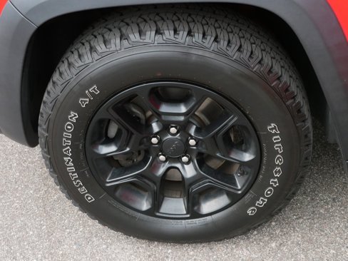 Used 2019 Jeep Cherokee Trailhawk image 15