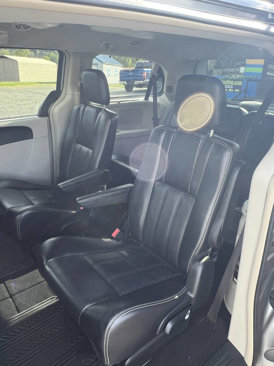 Used 2014 Chrysler Town & Country Touring w/ Mopar Premium Addition Group image 11