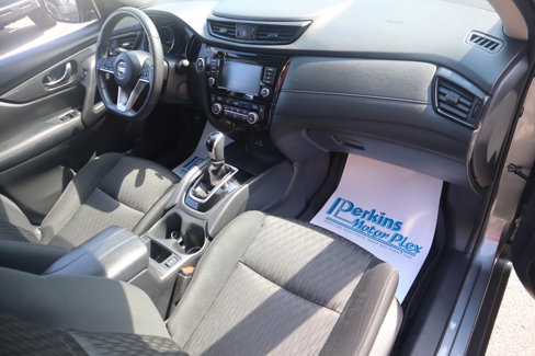 Used 2019 Nissan Rogue SV image 28