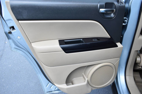 Used 2014 Jeep Patriot Latitude w/ Sun/Sound Group image 15
