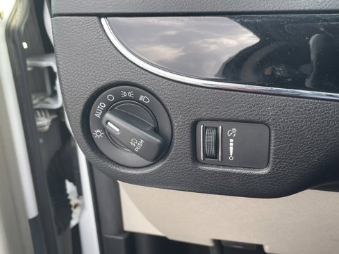 Used 2019 Dodge Grand Caravan SXT image 14