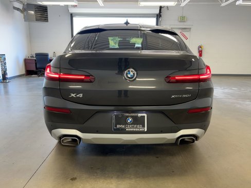 Certified 2024 BMW X4 xDrive30i image 9