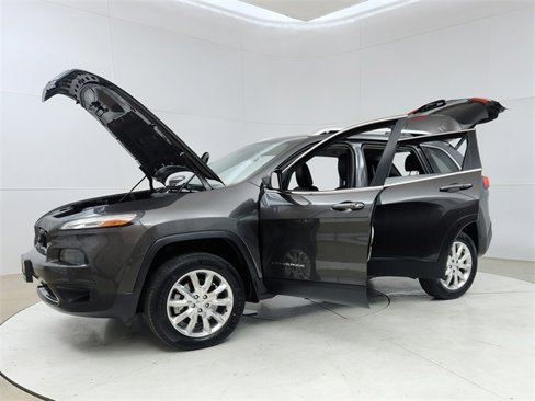 Used 2016 Jeep Cherokee Limited w/ Luxury Group image 10
