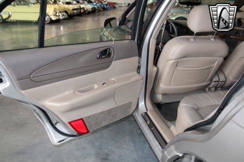 Used 1999 Lincoln Continental image 17