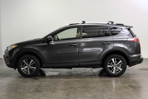 Used 2018 Toyota RAV4 XLE image 16