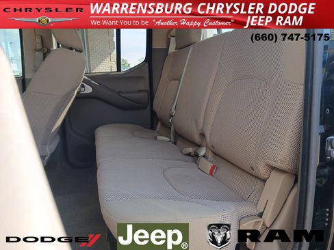 Used 2017 Nissan Frontier SV image 16