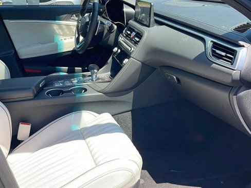 Used 2025 Genesis G70 2.5T w/ Sport Prestige Package image 31