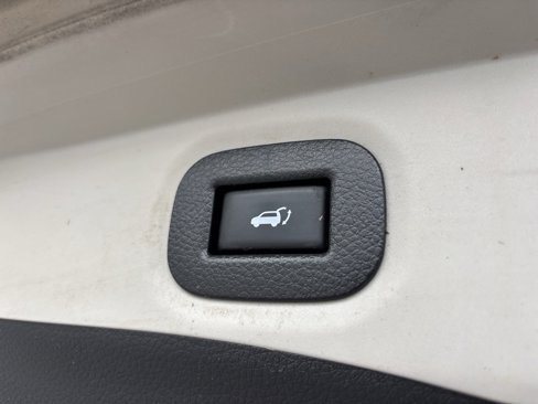 Used 2019 Nissan Rogue SV image 23