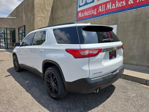 Used 2021 Chevrolet Traverse LT w/ LT Premium Package image 5