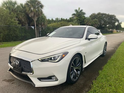 Used 2018 INFINITI Q60 3.0t Luxe image 2