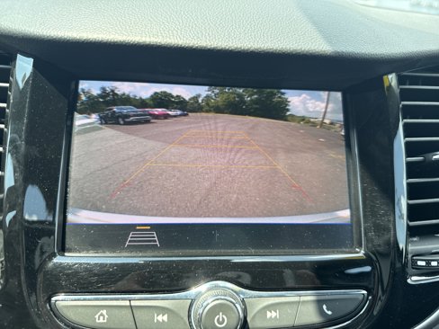 Used 2022 Chevrolet Trax LT w/ Premium Seat Package image 26