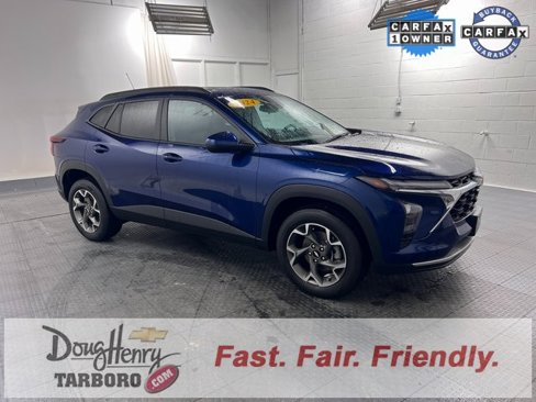 Used 2024 Chevrolet Trax LT w/ Sunroof Package image 3