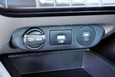 Certified 2024 Hyundai Elantra SEL image 30