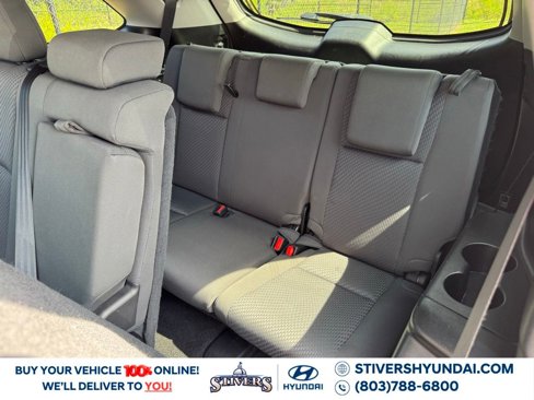 Used 2017 Toyota Highlander LE image 23
