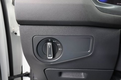 Used 2022 Volkswagen Tiguan SE image 52