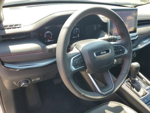 Used 2023 Jeep Compass Trailhawk w/ Trailhawk Elite Group image 12