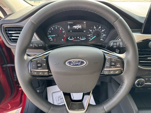 Used 2022 Ford Escape SEL image 13