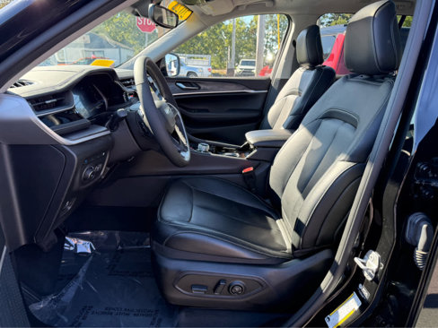 Used 2022 Jeep Grand Cherokee Limited 4xe image 12