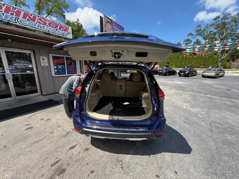 Used 2020 Nissan Rogue SV w/ Premium Package image 9