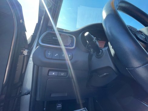 Used 2018 Kia Sorento SX image 22